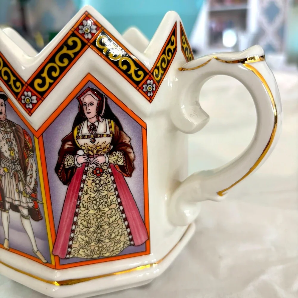 Sadler King Henry the VIII and 6 Wives Teapot England Crown Lid Gold Trim - Picture 8 of 13